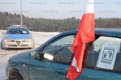Kierowcy z Gdyni i okolic protestowali wspolnie przeciwko...