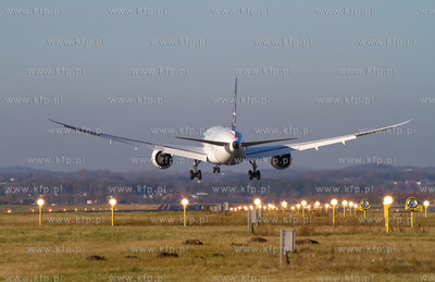 Boeing 787 Dreamliner laduje na Rebiechowie. Najnowszy...