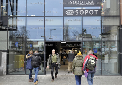 Nowy budynek dworca PKP w Sopocie zostal udostepniony...