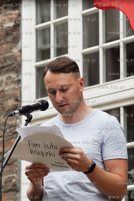 Gdańsk. Biblioteka na ul. Mariackiej. Narodowe czytanie...