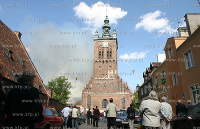 Pozar zabytkowego kosciola sw Katarzyny w Gdansku.
Nz....