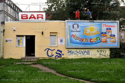 Bar na ul. Waly Paistowskie w Gdansku na przeciwko...