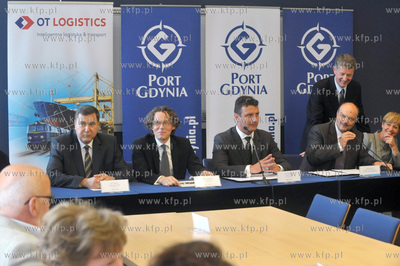 Port Gdynia. Prywatyzacja. Uroczyste podpisanie umowy...
