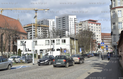 Gdansk, ul. Gnilna i Aksamitna. Przychodnia zdrowia...