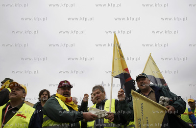 Gdansk. Demonstracja ponad 3 tys. zwiazkowcow z Grupy...