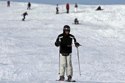 Stok narciarski w Trzepowie w okolicach Przywidza.
28.01.2012
fot....
