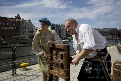 Gdańsk. Spichlerz Królewski na Ołowiance. Pokaz...