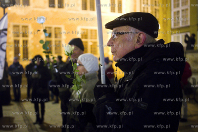Solidarność Białych Róż pod Fontanną Neptuna...