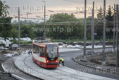 Testowe przejazdy tramwajów po modernizowanej linii...