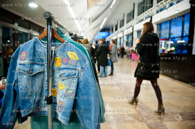 Gdansk. Foyer Opery Baltyckiej. Piata edycja targow...