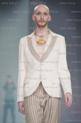 Centrum Stocznia Gdansk. Gala Amber Look Trends & Styles...