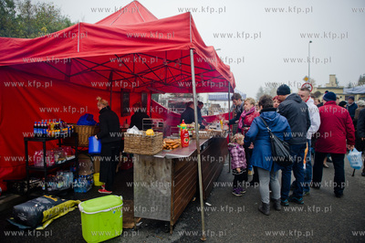 Gdansk. Cmentarz Lostowicki. Dzien Wszystkich Swietych....