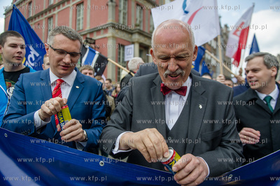 Gdansk. Manifestacja przeciwko podatkowi PIT, zorganizowana...