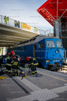 Gdansk. Cwiczenia Strazy Pozarnej na nowo budowanym...