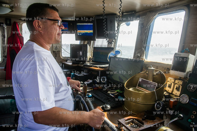 Morze Bałtyckie. Rybacy z Władysławowa, z kutra...