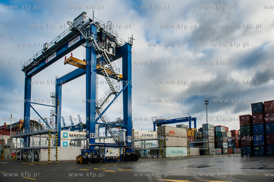Gdańsk. Terminal kontenerowy DCT. 04.12.2017 fot....