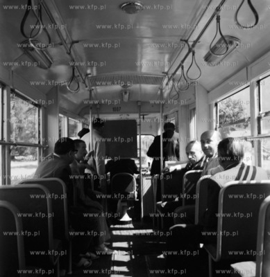 Wnetrze i pasazerowie gdanskiego tramwaju. 07.1964...