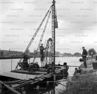 Umacnianie nabrzeza portu gdanskiego. 10.1967 0001041z_pazdziernik1967...