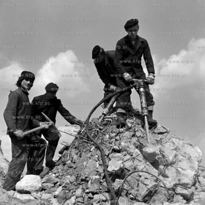 Na budowie Portu Polnocnego w Gdansku. 
04.1972
kwiecien72_z.kosycarz_p
Fot....