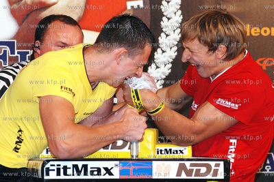 Centrum Silver Screen w Gdyni. Gala armwrestlingu zawodowego....