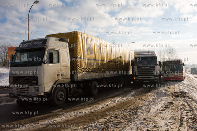 Gdansk skrzyzowanie ul. Kartuskiej i Szczesliwej. Kierowca...