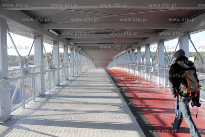 Otwarcie kladki nad torami w Gdyni Redlowie. Konstrukcja...