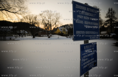 Gdansk Oliwa. 
Zbiornik retencyjny "Bytowska 1"
03.01.2010
fot....