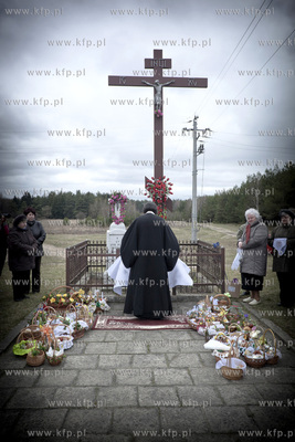 Bialystok-Ogrodniczki. Swieta Wielkanocne w kosciele...