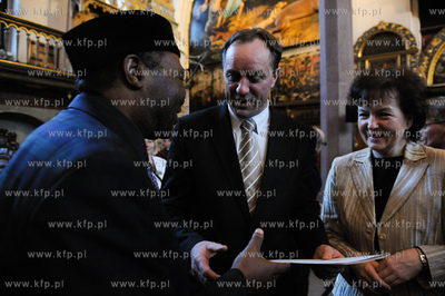 Gdansk. Dwor Artusa. Wreczenie Medali sw. Wojciecha...