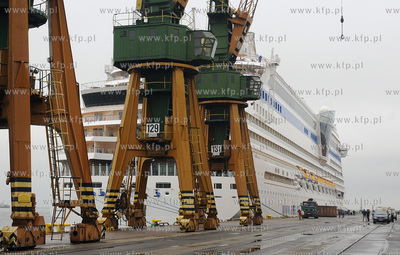 Wloski wycieczkowiec AIDA Blu Genova (GT 68 500 	 dlugosc...