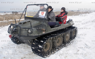 19 Final WOSP na plazy Srodmiescie w Gdyni. Na uczestnikow...
