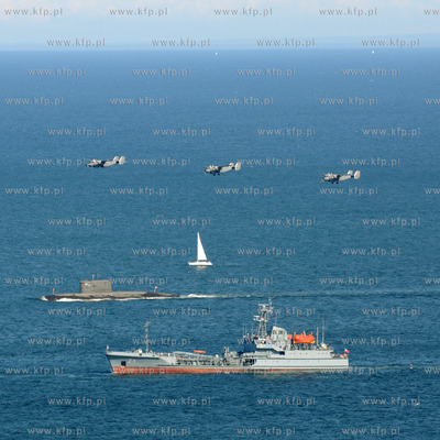 Parada z okazji obchodow Dni Morza i swieta Marynarki...