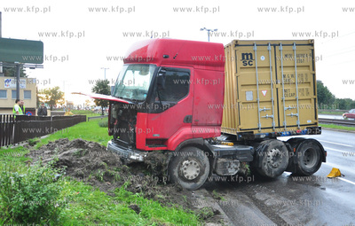 Wypadek na ul. Armi Krajowej. Na skutek oberwania chmury...