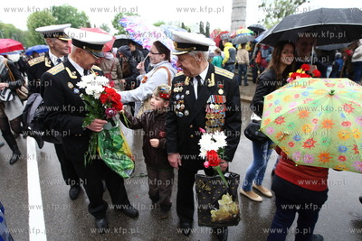 Kaliningrad , Rosja 09.05.2014 Parada na Placu Zwyciestwa...