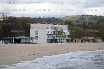 Sobota 25 kwietnia 2020 roku w Sopocie, godziny przedpołudniowe...