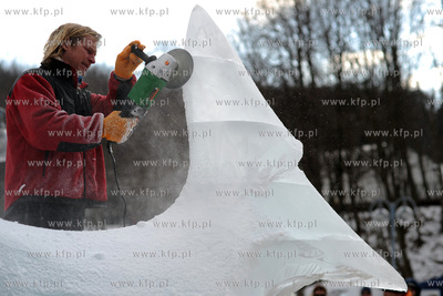 Gdynia, Bulwar Nadmorski. Festiwal rzezb lodowych....