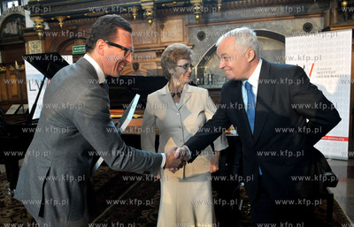 Gdansk, Dwor Artusa. Rozdanie nagrod, Instytutu Lecha...