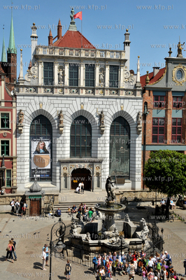 Gdansk, Dlugi Targ. Dwor Artusa i Studnia Neptuna....