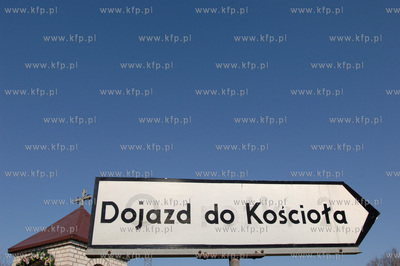 Gdansk Kokoszki. Drogowskaz na rogu ul. Kartuskiej...