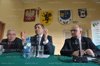 Wicepremier Janusz Piechocinski spotkal sie w Zukowie...