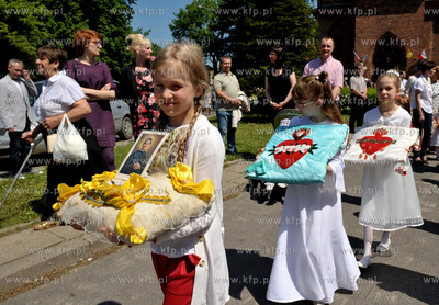 Uroczystosci i procesja Bozego Ciala w parafii sw....