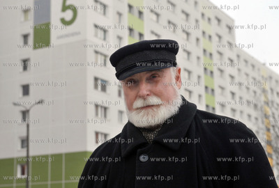 Pisarz Stefan Chwin w miejscu swojego zamieszkania,...