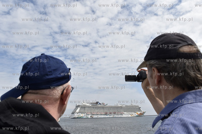 Zawinięcie statku wycieczkowego "Norwegian Getaway"...