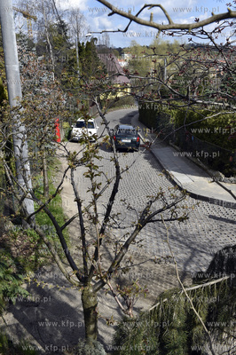 Gdańsk Siedlce, brukowana ul. Na zboczu, skrzyżowane...