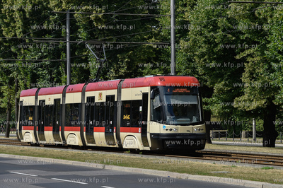 Tramwaj PESA 120NAG SWING na al. Zwycięstwa w Gdańsku....