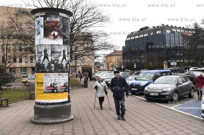 Gdańsk. Słup ogłoszeniowy na Targu Drzewnym. 14.02.2019...