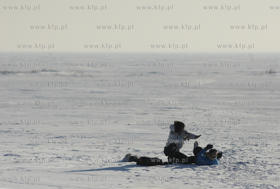 Katy Rybackie. Zamarzniety Zalew Wislany.
24.01.2010
fot....