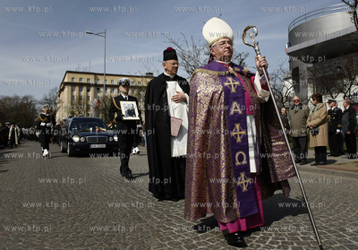 Gdynia. Uroczystosci zalobne dowodcy Marynarki Wojennej...