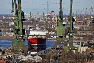 Stocznia Gdansk. Pochylnia B1. Wodowanie promu pasazersko-samochodowego...