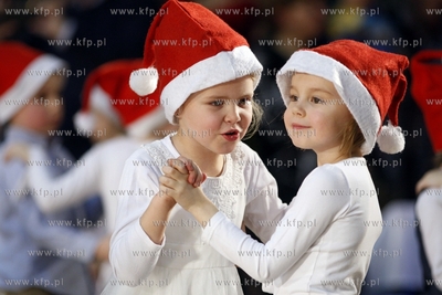 Gimnazjumnr 2 w Zukowie. Konkurs tanca towarzyskiego....